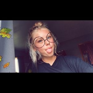 Meet your Posher, Tara